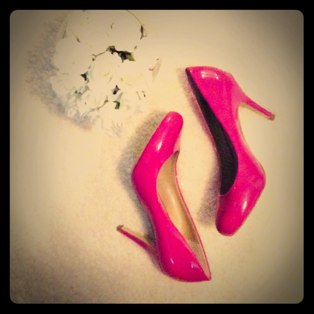 * Arturo Chiang Pink Pumps *